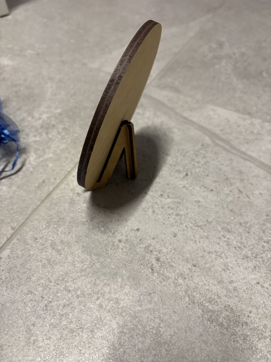 Puzzle: Petit puzzle en bois avec forme et présentoire – Nuovo (secondo la descrizione) da Salvenach venduto da gwenwywar 1