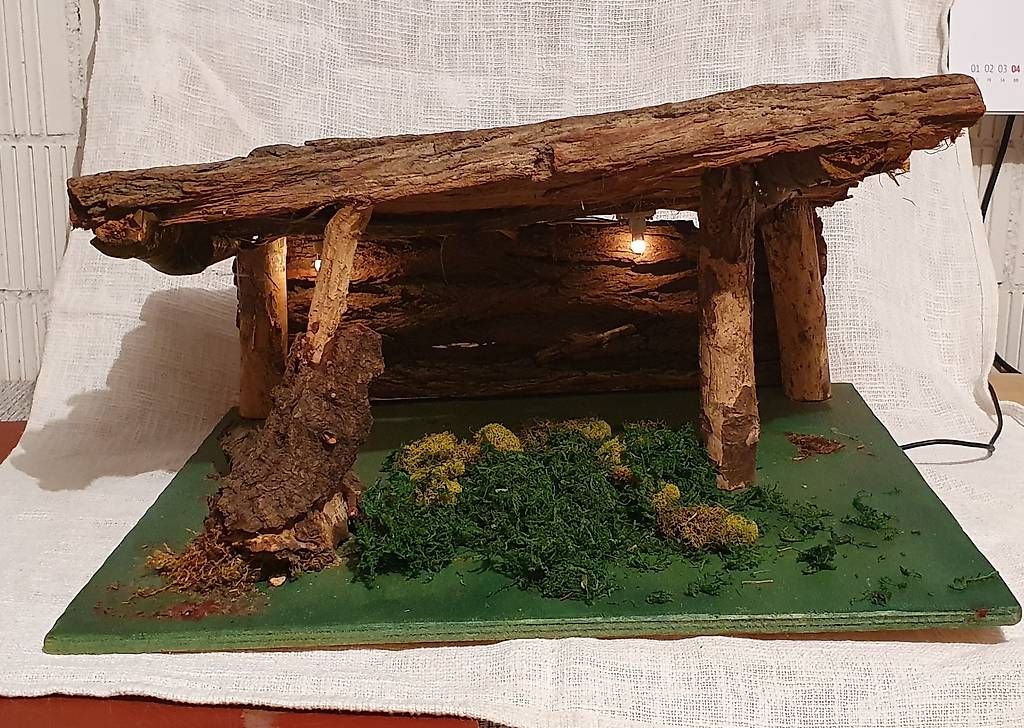 Alle Dekorationen: Rustikale Weihnachtskrippe, Handarbeit, mit Beleuchtung! – Gebraucht aus Winterthur von BON11 1