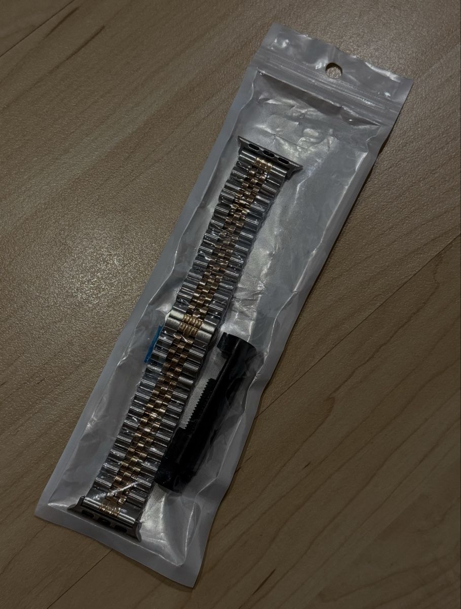 Armbänder & -reifen: Apple Watch Armband Silber/Gold – Neu und originalverpackt aus Tuggen von jess_gls06