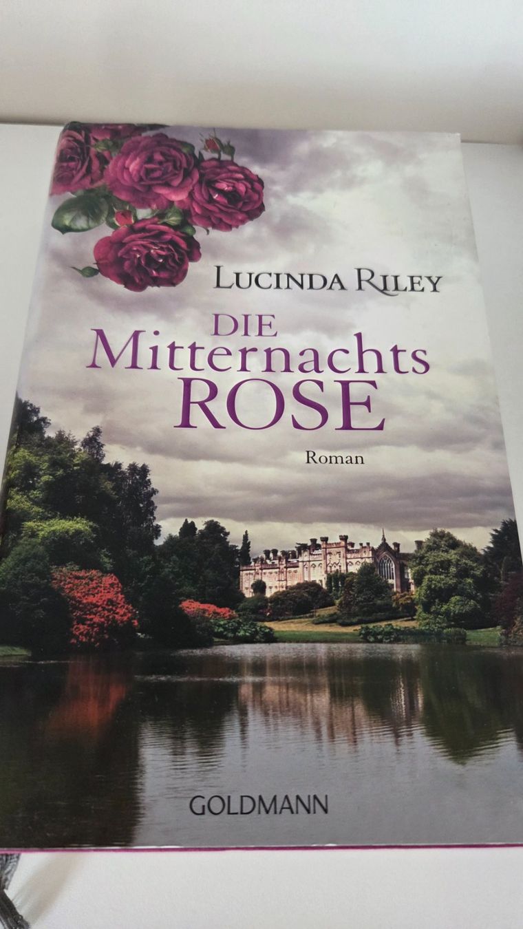 Bücher: Lucinda Riley Die Mitternachtsrose – Gebraucht aus Weggis von Leeclipse