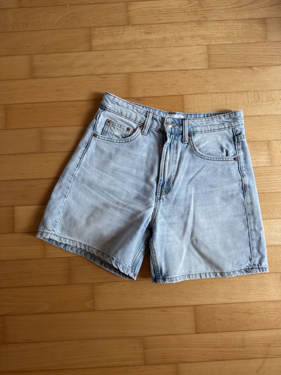 Zara Hosen: Shorts – Neu (gemäss Beschreibung) aus Turgi von eiiinalem
