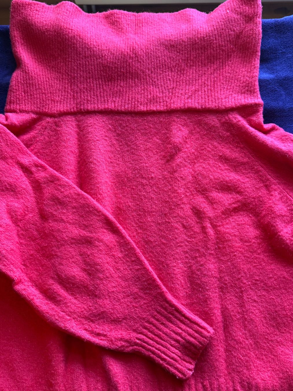 H&M Pullover & Sweatshirts: Damen Pullover rot H&M Grösse S – Gebraucht aus Aesch (Neftenbach) von Maece_ 3