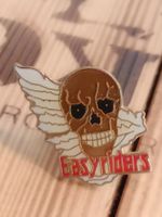 Coole Easyriders Anstecknadel, Totenkopf mit Flügel - top!