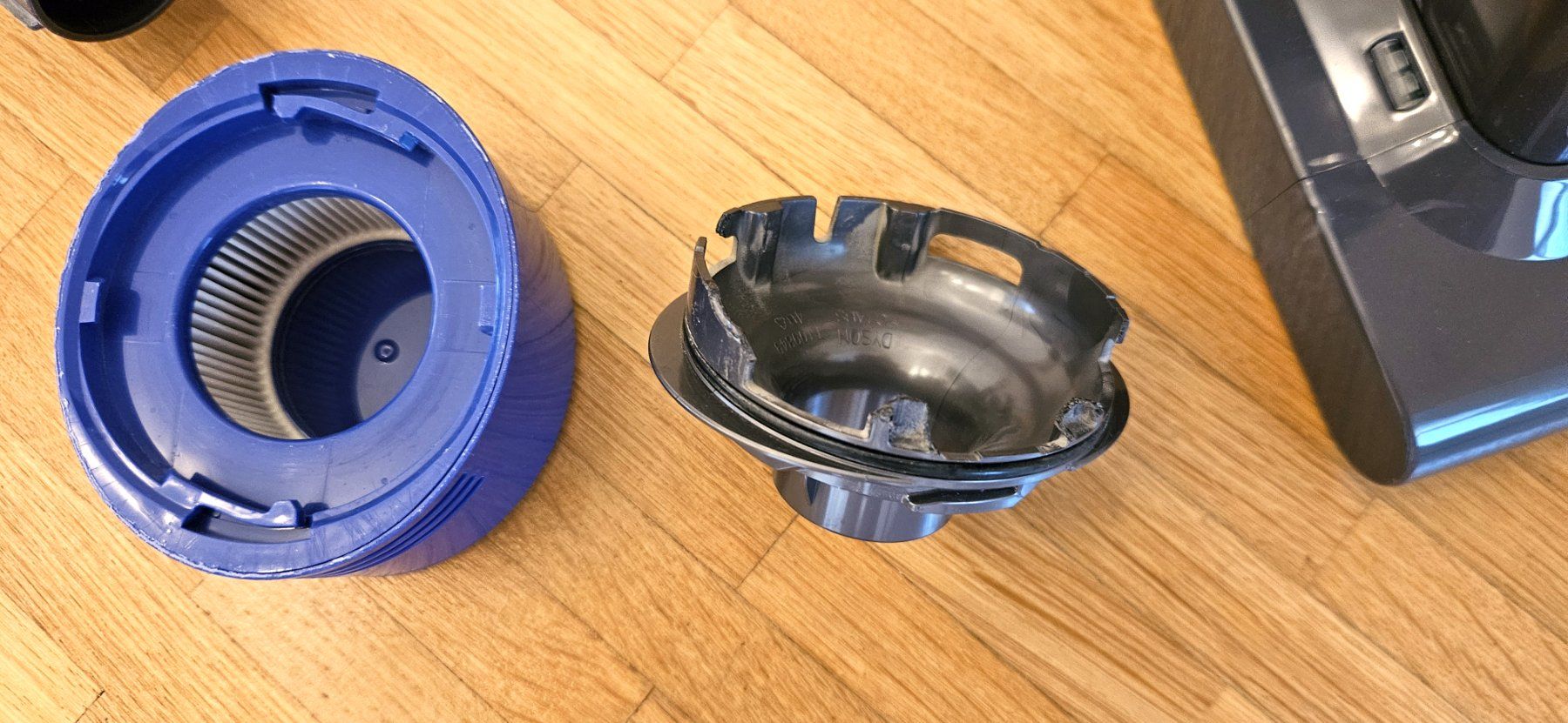 Dyson Aspirateurs & Accessoires: Staubsauger Dyson V8 absolute – Défectueux à Liestal par SmeLie 1