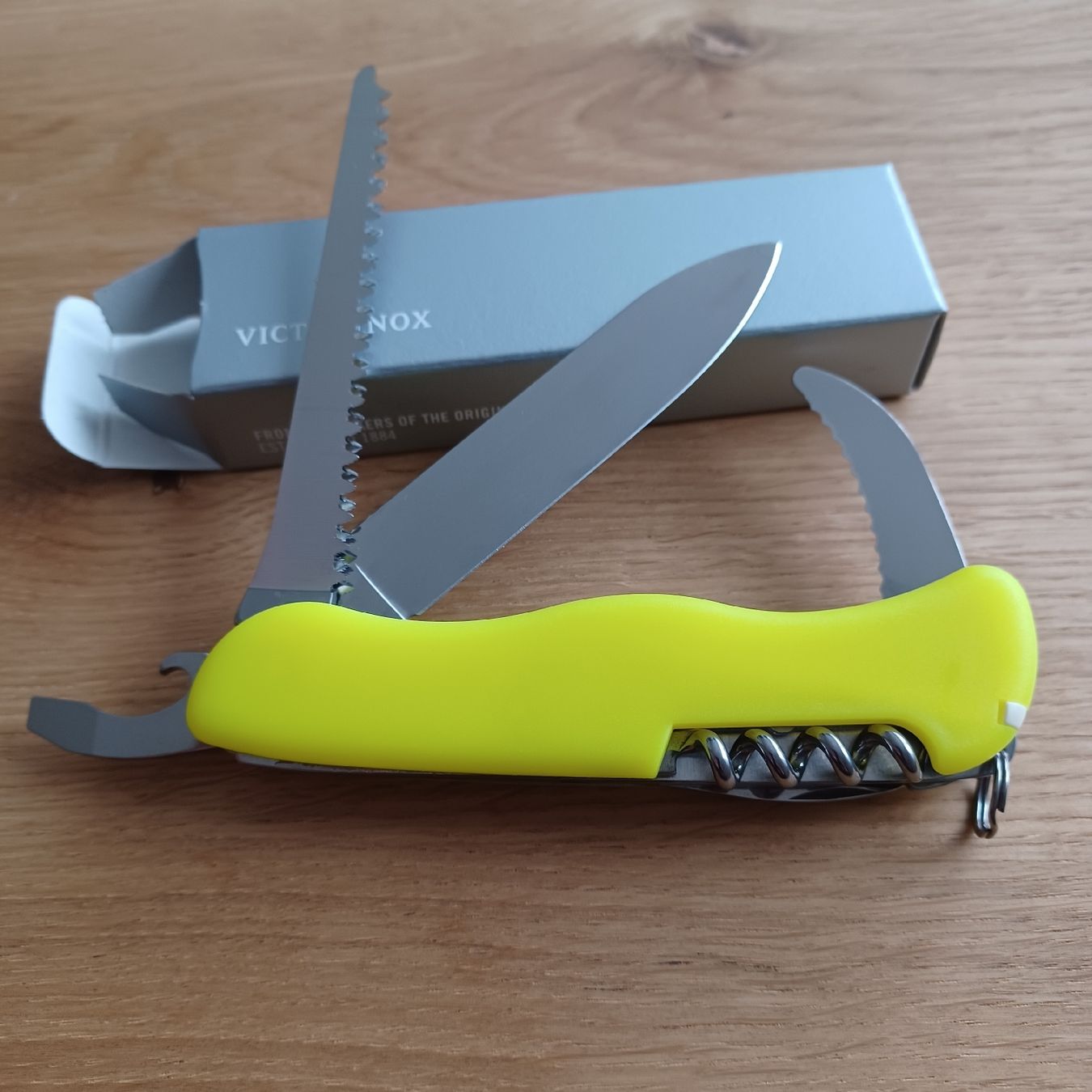 Victorinox Coltelli tascabile: Victorinox Hunter Stay Glow – Nuovo e nell'imballaggio originale da Balgach venduto da VicAlox 1