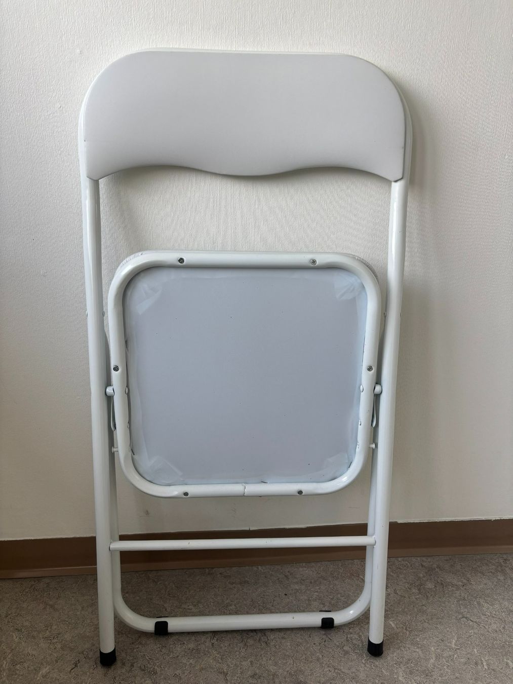 Sedie: Klappstuhl (weiss) – Usato da Oberbuchsiten venduto da nfl_s9qd 2