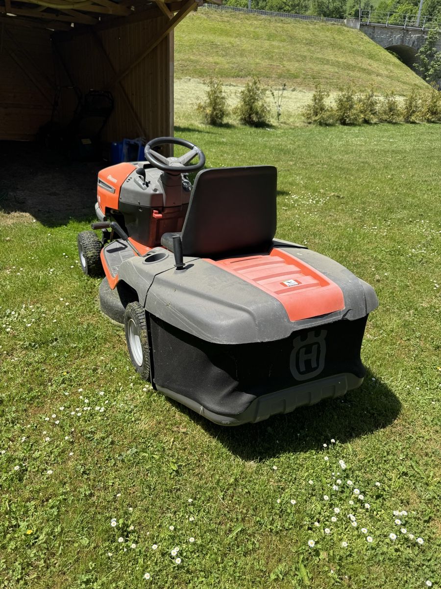 Husqvarna Tondeuses à gazon: Rasenmäher Traktor – D'occasion à Boltigen par HugoEgli 4