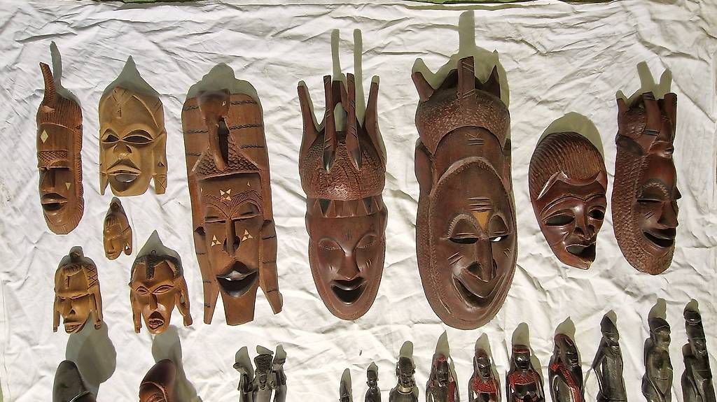 Sculture & Statue: afrikanische Masken, Figuren u.A. – Usato da Regensdorf venduto da Beeker 3