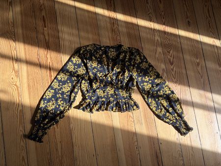 Hongkong brand spring/summer  Floral Blouse S