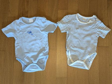 2 herzige Bodies👶 Gr. 74/80