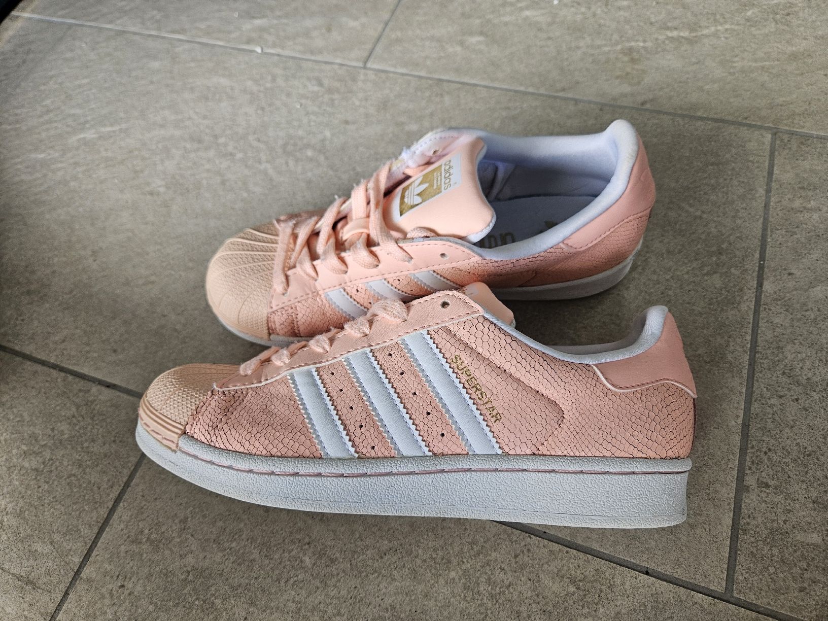 Adidas Scarpe da donna: Adidas Superstar, Grösse 37 1/3, lachsfarbig – Usato da Tobel venduto da Nicci_dee