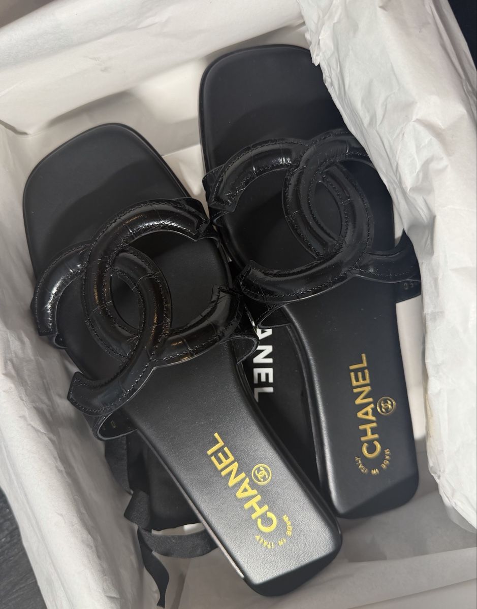 Chanel Scarpe da donna: CHANEL CC Mules gr. 39 NEU – Nuovo e nell'imballaggio originale da Pfäffikon SZ venduto da happy.life