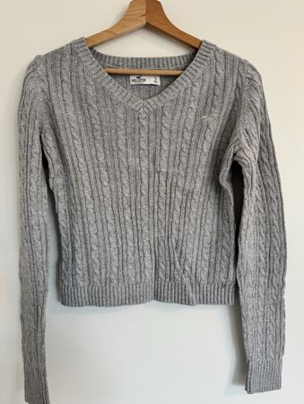HOLLISTER cable-knit V-neck sweater / pullover S