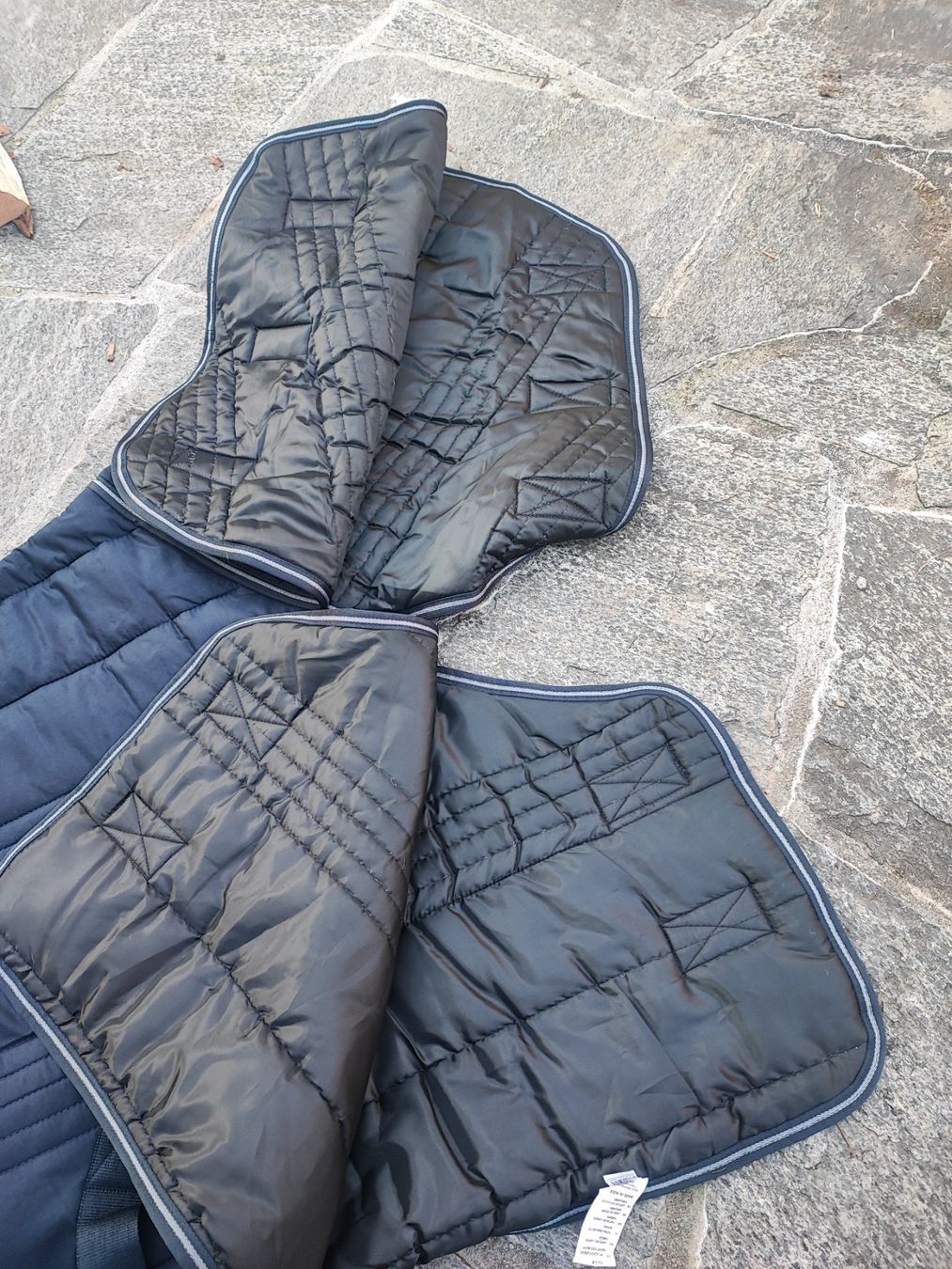Coperte: Horze Winterdecke mit halsteil 300g   115cm – Nuovo (secondo la descrizione) da Beinwil am See venduto da stephanielarsen 1