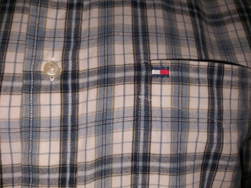 Tommy Hilfiger Camicie: Chemise / Hemd TOMMY HILFIGER    Taille / Grosse L ..... – Usato da Cossonay-ville venduto da Super-Price-Quality 2