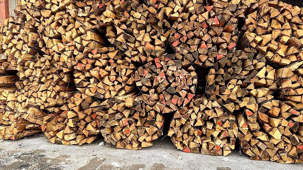 Articoli in legno: Bois de chauffage de qualité (3 types) – Usato da Vétroz venduto da Polygroup