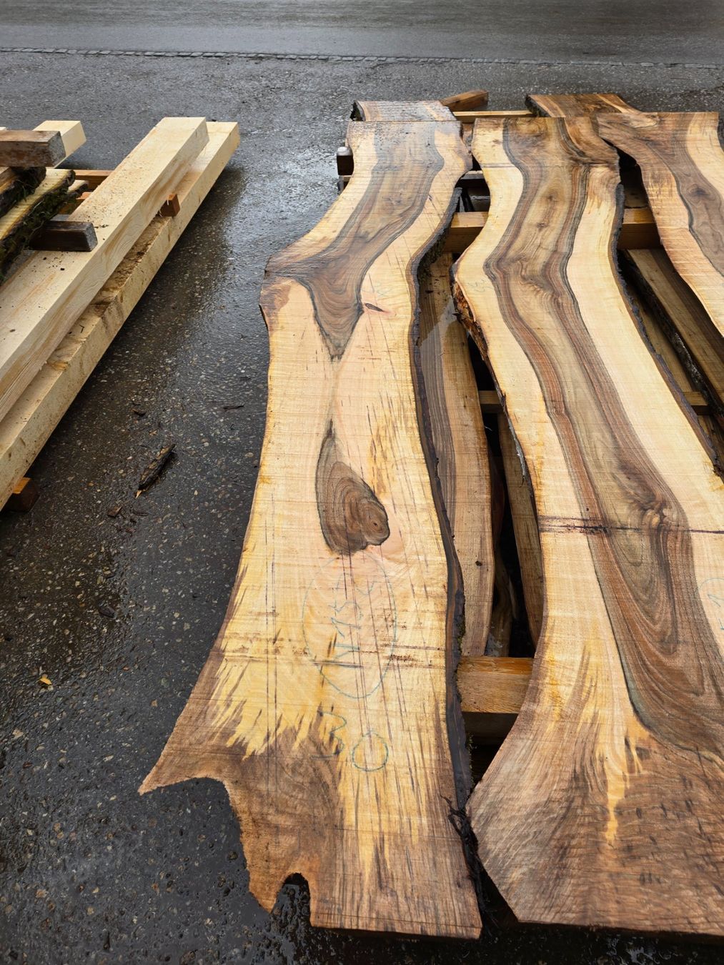 Articoli in legno: Nussbaumbretter – Usato da Ramsei venduto da Waelchris 2
