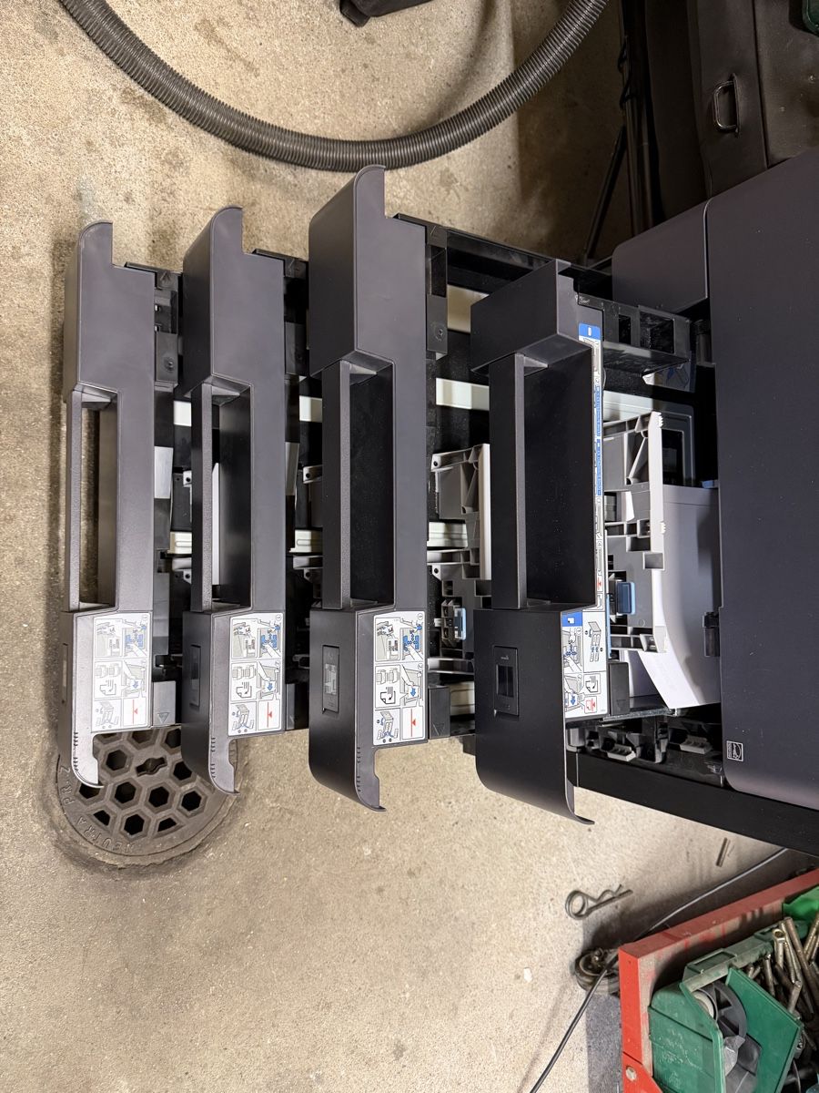 Kyocera Fotocopiatrici: Kyocera Taskalfa 4053ci – Usato da Zürich venduto da Zvijerka 2