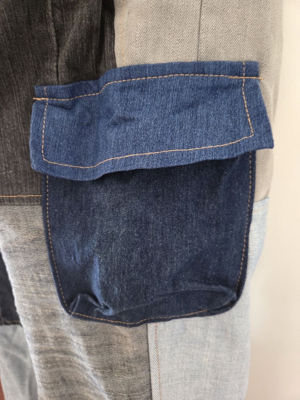 Jeans: Coole Patchwork Jeans, Grösse 38, Handmade, Unikat! – Nuovo (secondo la descrizione) da Basel venduto da Anghkorwatt 3
