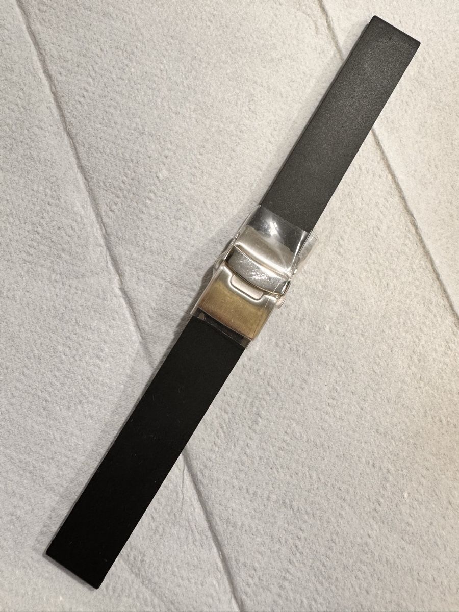 Bracciali & Braccialetti: High quality 18mm Black Rubber Watch Strap – Nuovo e nell'imballaggio originale da Zürich venduto da 613_g8jy