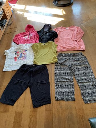 Kleiderpaket Damen XL 7 Stk z.T. Neu und ungetragen