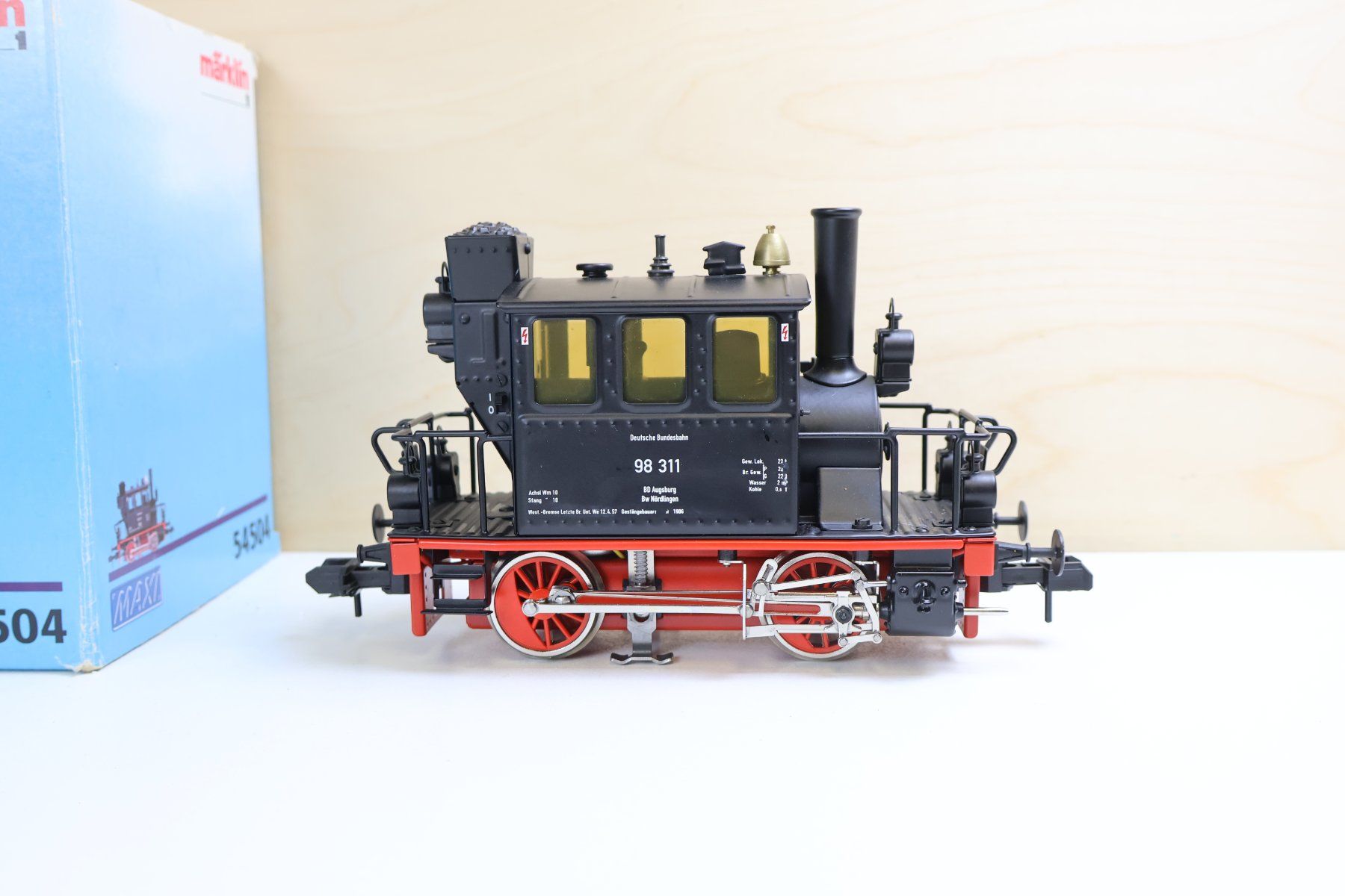 Märklin Modellini di ferrovie: Märklin Spur 1 Dampflok Glaskasten - Digital 54504 – Usato da Winterthur venduto da Monstera 4