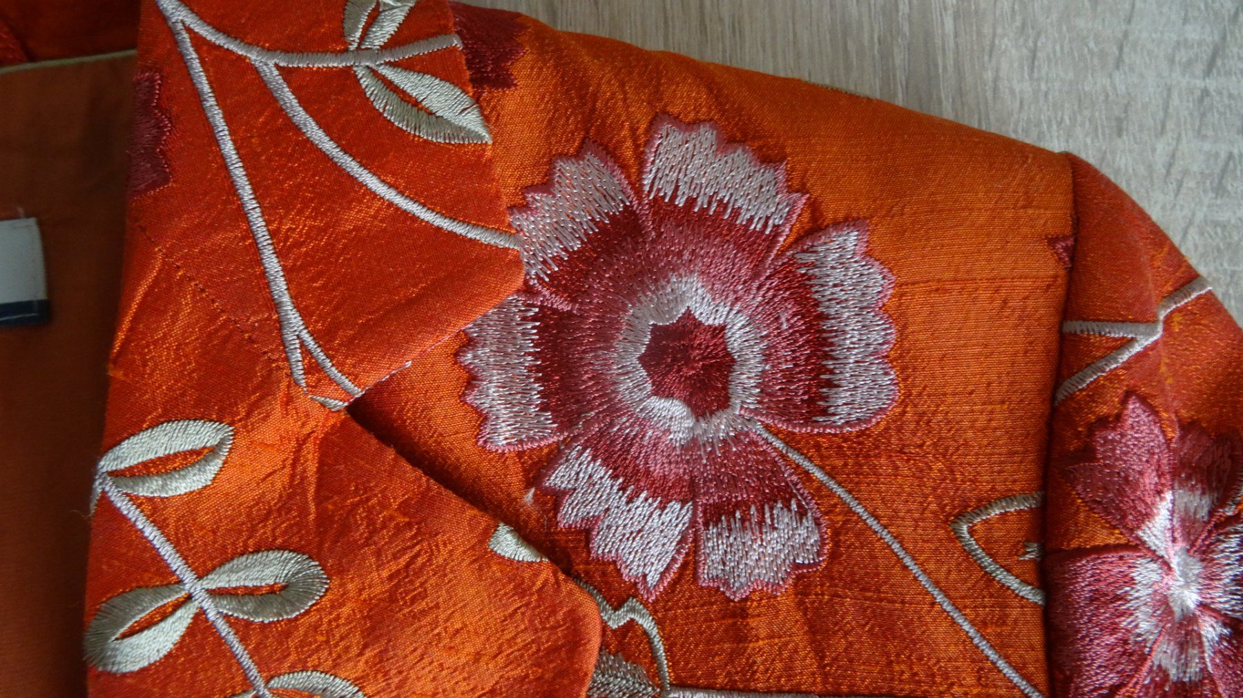 Giacche: Orange Seidenjacke mit Blumenmuster, Gr. 38 – Usato da Ehrendingen venduto da CHMEX 8