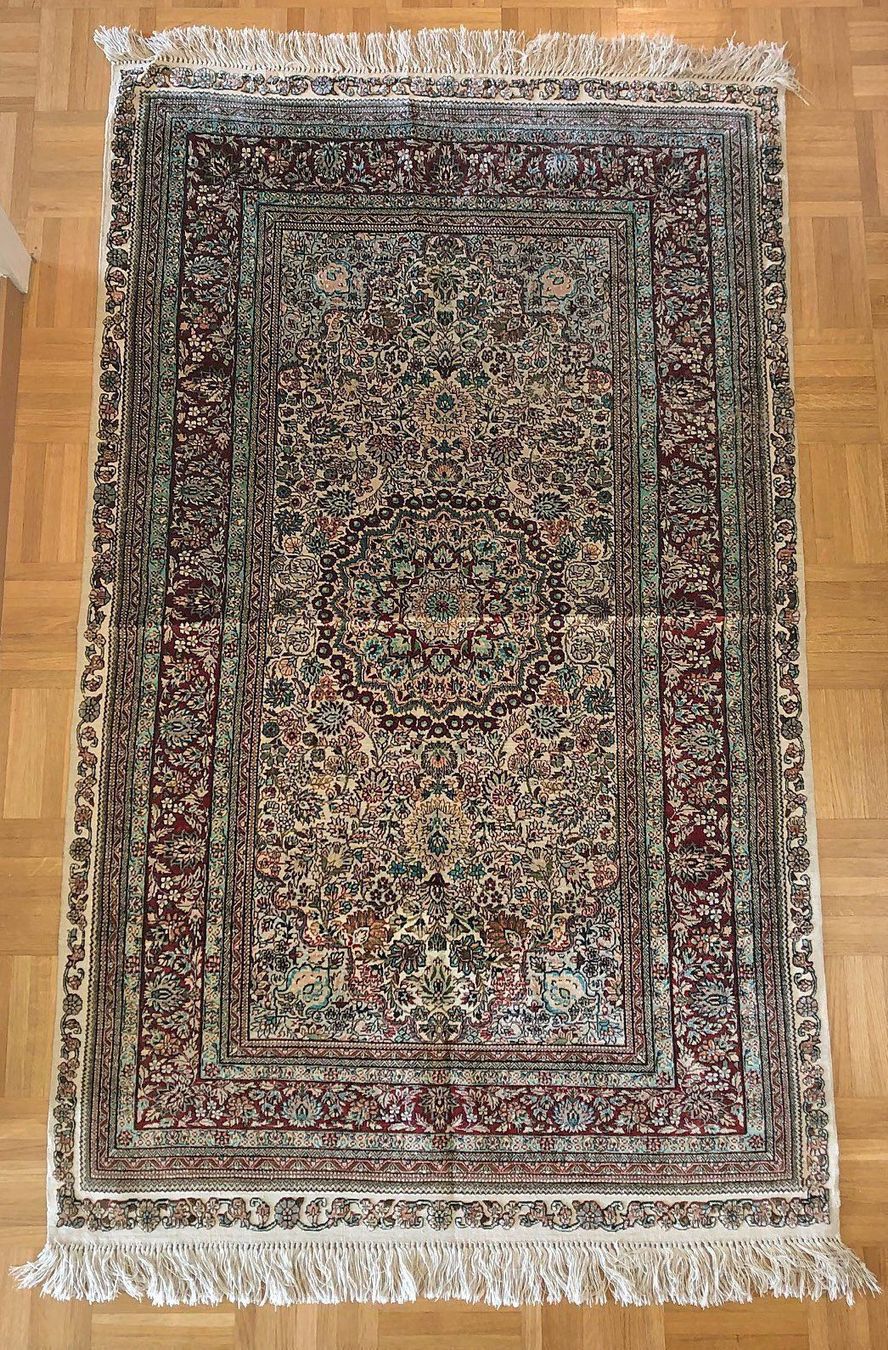 Tappeti: 1 Seidenteppich 150x90 cm – Usato da Zürich venduto da Policepatch 6