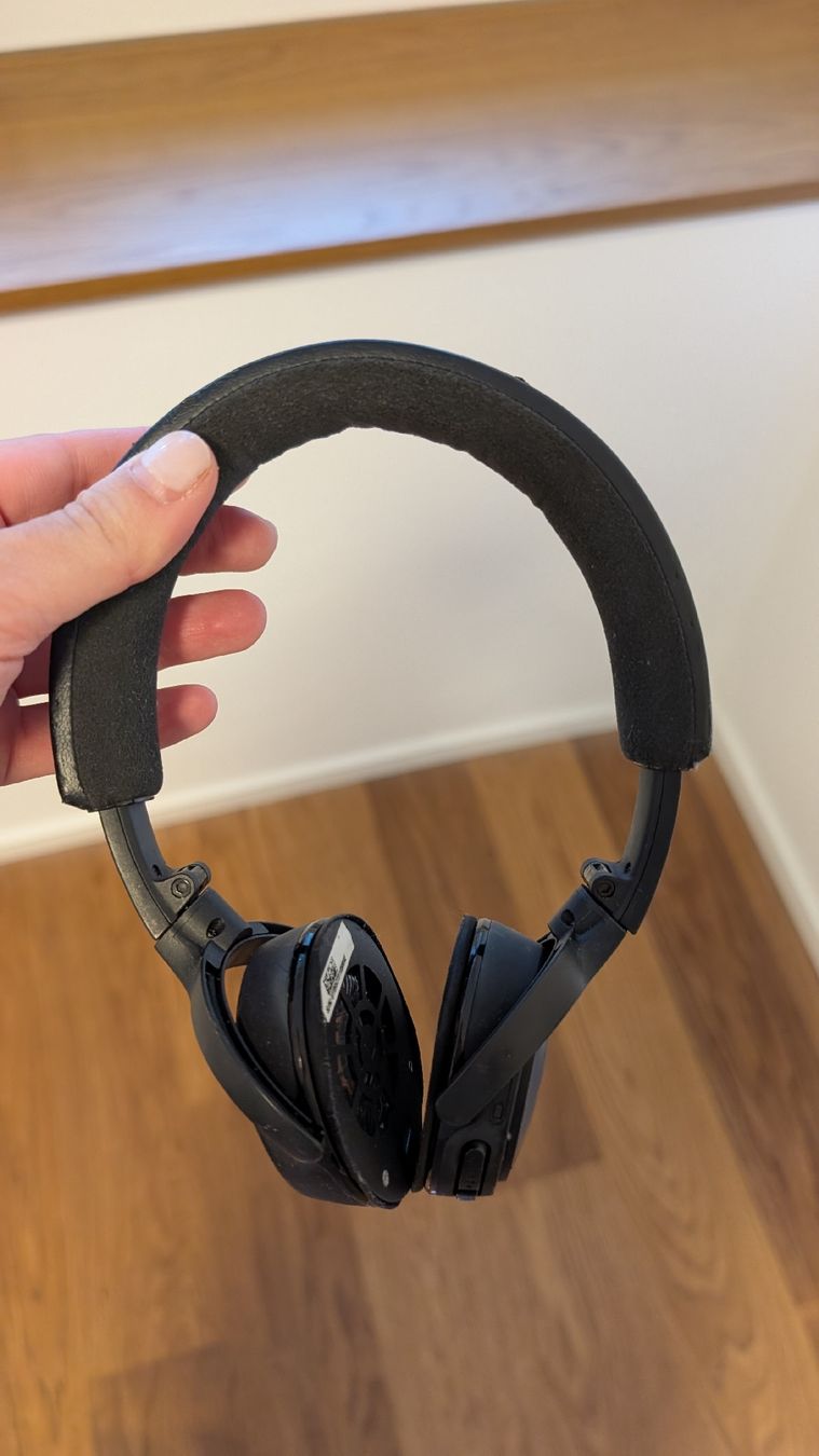 Bose Casques audio: Bose On-Ear Kopfhörer Bluetooth schwarz – D'occasion à Zürich par NaomiManon 3
