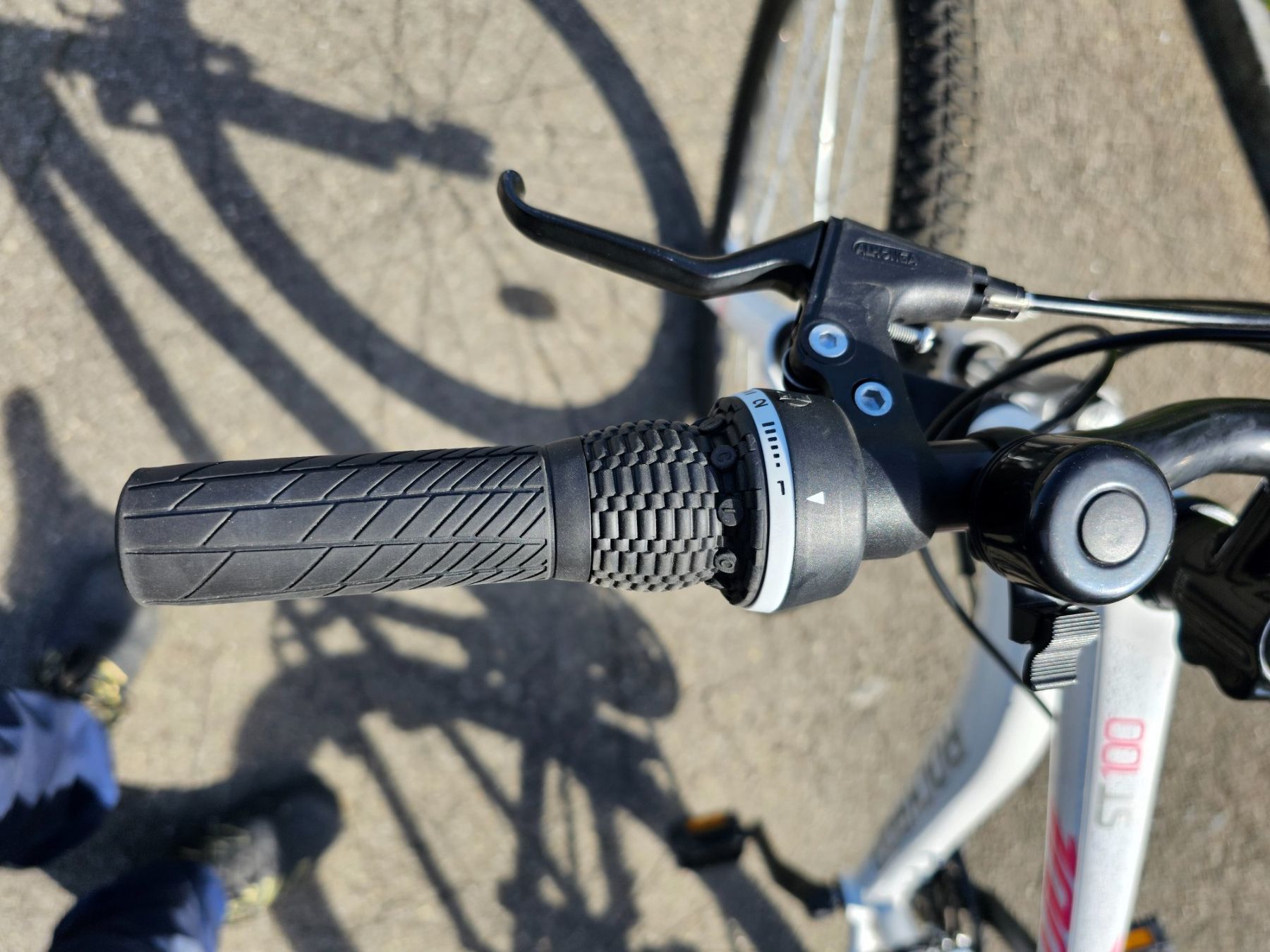 Decathlon Velos: Mountainbike Decathlon ST100 Rockrider 27.5" (praktisch Neu) – Gebraucht aus Nürensdorf von AntonioAE 4