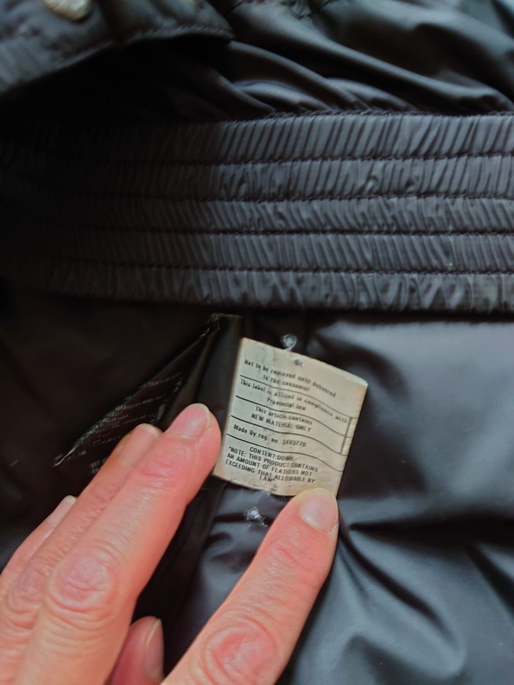 Prada Giacche: Prada Daunenjacke mit Kapuze – Usato da Uitikon Waldegg venduto da Nigra_Rica 2
