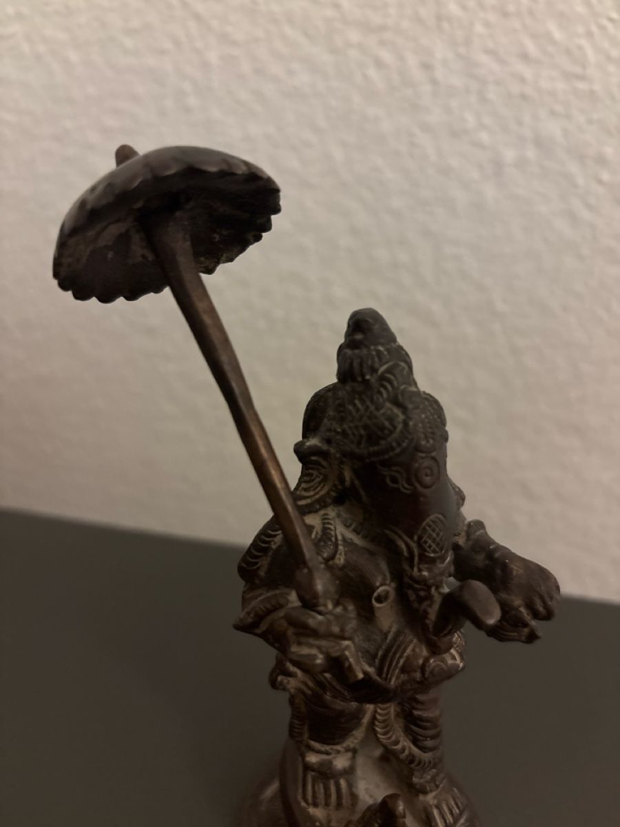 Statuette: Bronze figure, possibly Ganesha, with umbrella – Usato da Thalwil venduto da Lev38 3