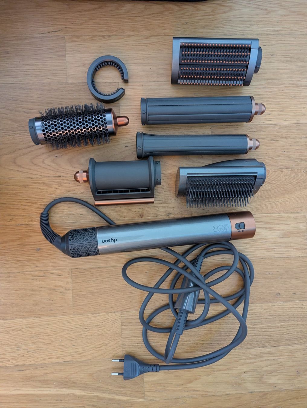 Dyson Piastre & Arricciacapelli: DYSON Airwrap Complete Long Multistyler (Nickel/Kupfe – Usato da Glattpark (Opfikon) venduto da kim_rg6j 1