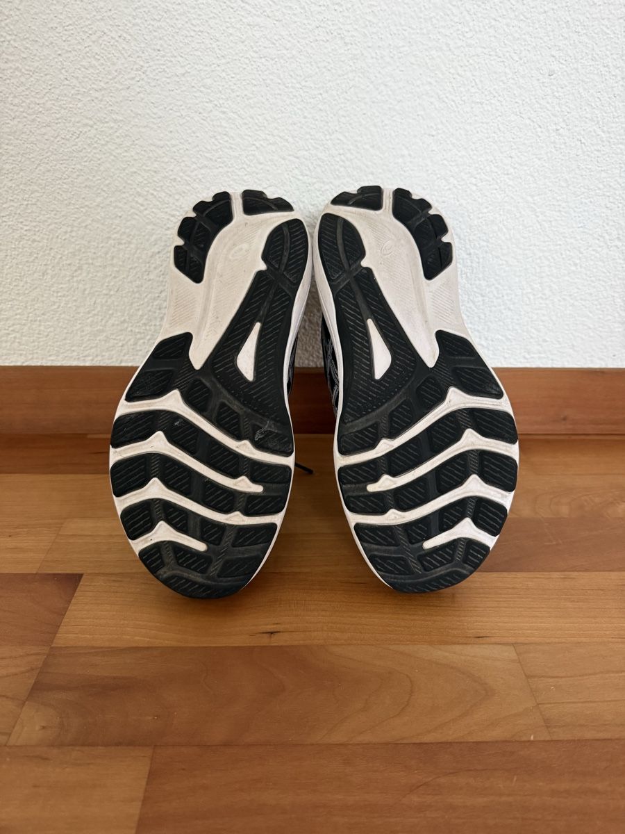 Scarpe per ragazzi: ASICS Trainingsschuh Gr. 38 – Usato da Dietlikon venduto da Ghostm 2