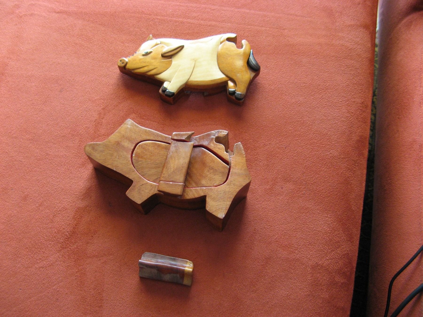 Statuette: Holzbox Säuli mit Geheimfach – Usato da Zürich venduto da apil 4