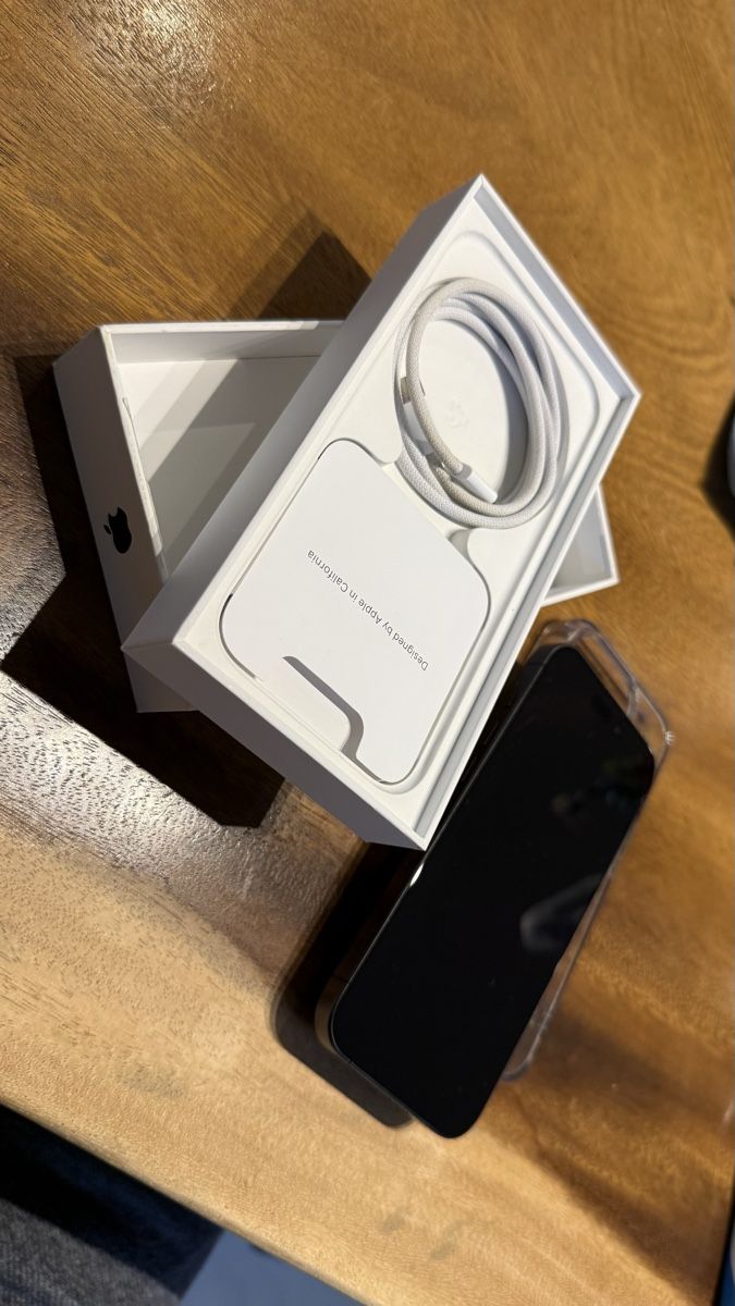 Apple Telefoni cellulari / Smartphones: iPhone 15 Pro, Black Titanium, 128GB – Usato da Lachen SZ venduto da Thagismo999 4