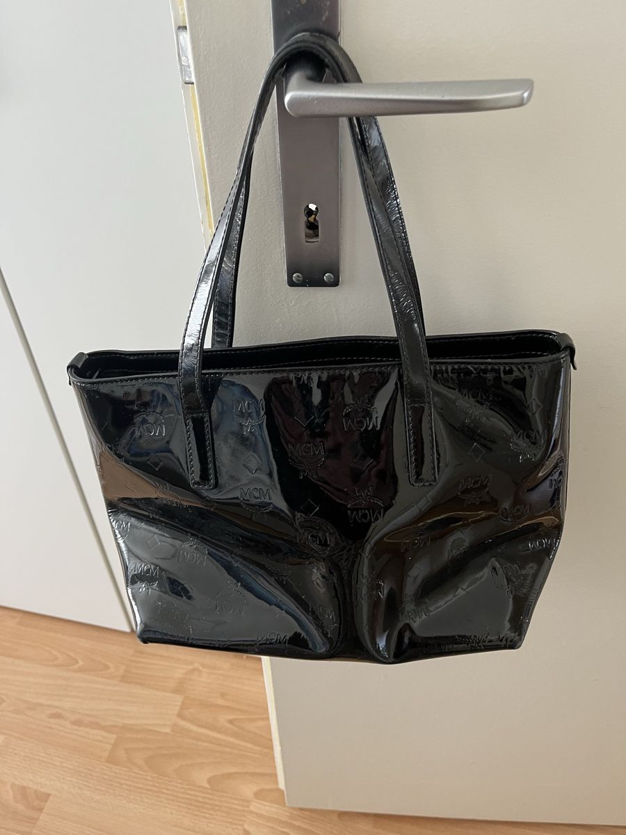 Mcm Borse da donna: MCM schwarze Lack Handtasche – Usato da Zürich venduto da jmg_8005 1