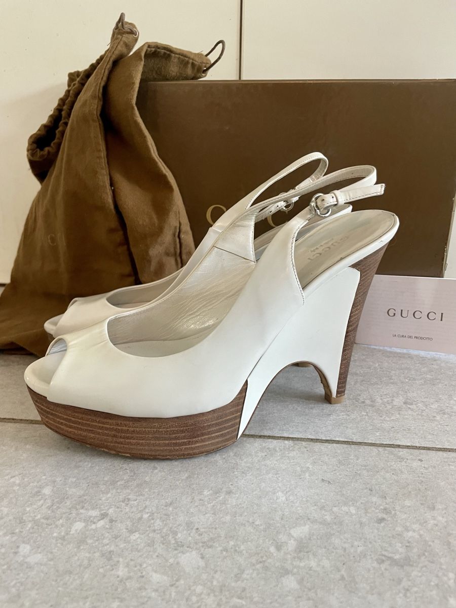 Gucci Scarpe da donna: GUCCI White Sandal Wedges - 38.5 – Usato da Roche VD venduto da closetcleanse 3