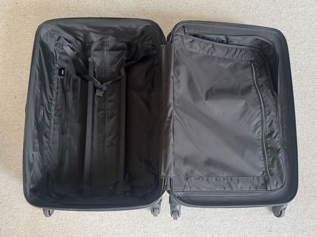 Tumi Reisekoffer: Tumi Koffer Reisegepäck 71 cm – Gebraucht aus Zollikon von cielles 2