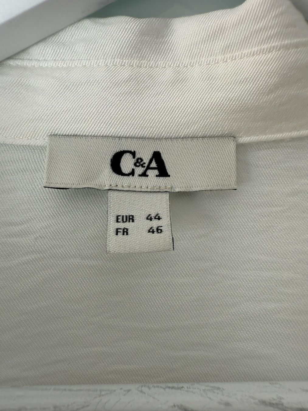 C&A Camicette: C&A Damenbluse weiss mit Bindeband – Usato da Zürich venduto da yoli.m 3