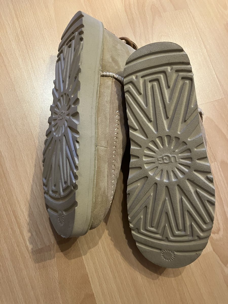 Ugg Scarpe da donna: Ugg Damenschuhe US Gr 9. Wie neu – Nuovo (secondo la descrizione) da Zürich venduto da dcd_h2x8 3