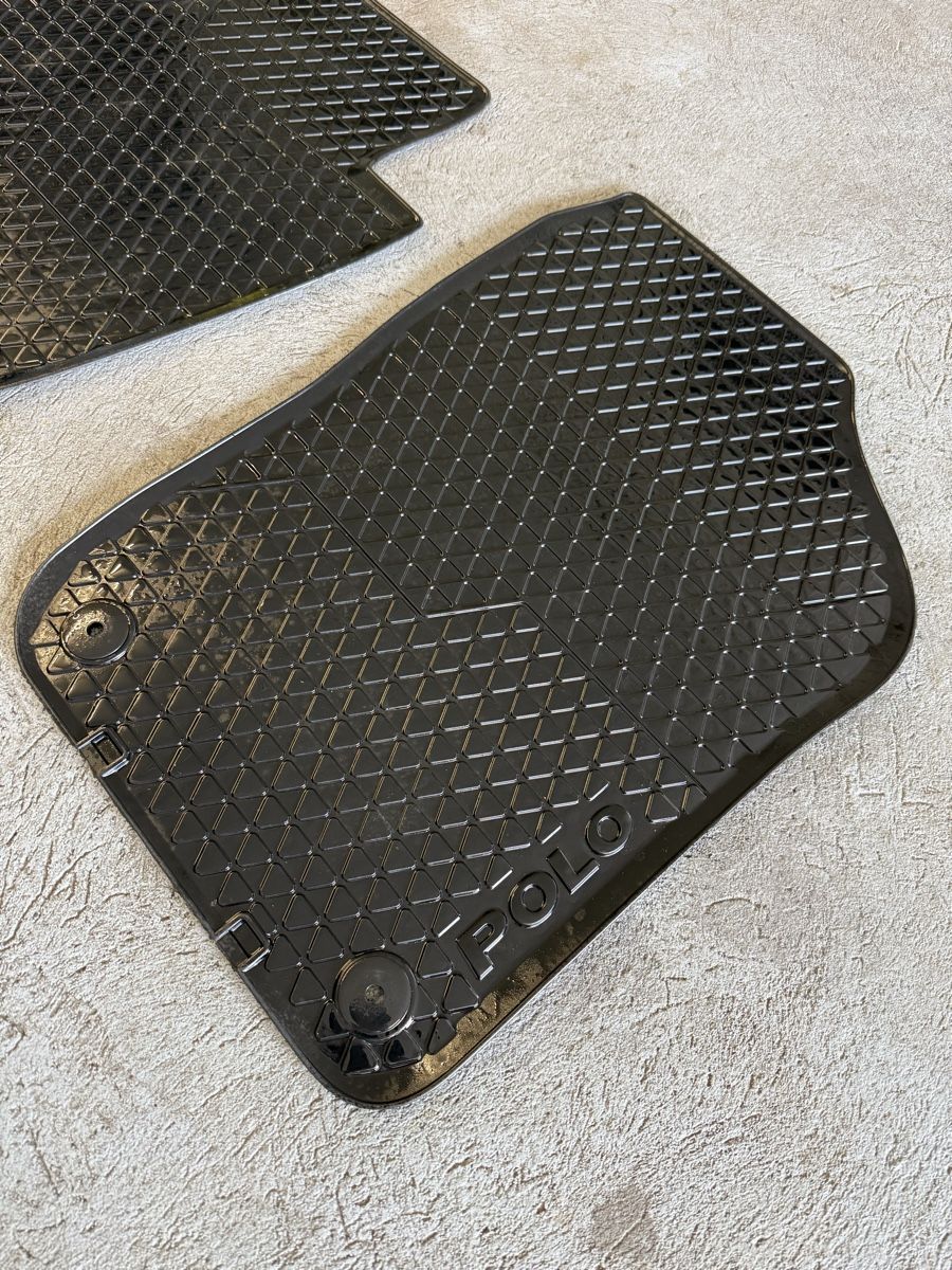 VW Tapis / Bacs: Tapis pour VW POLO – D'occasion à Biel/Bienne par MK_Cars 2