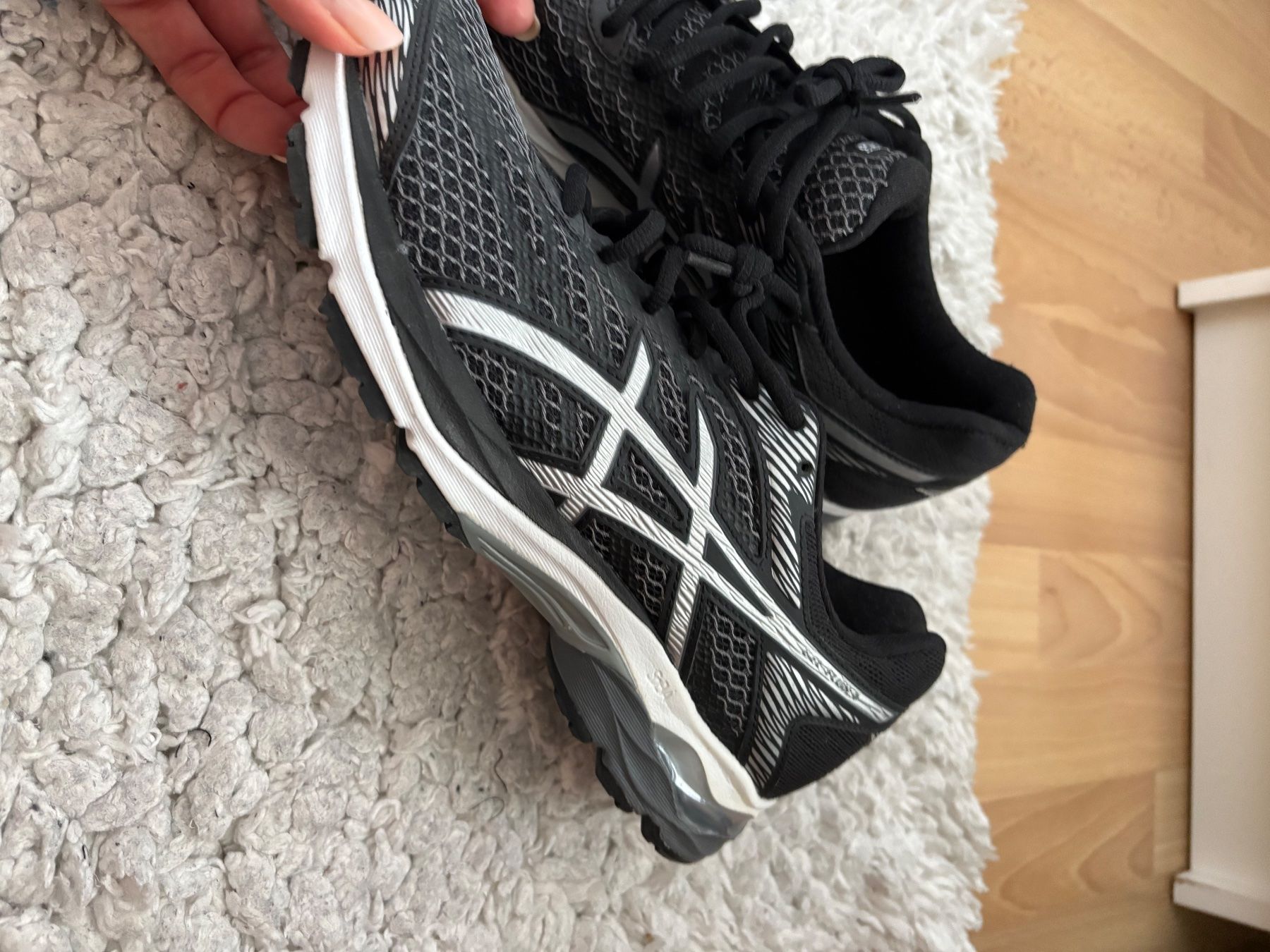 Asics Chaussures hommes: Sneakers – D'occasion à Zunzgen par mel_y6w2 4