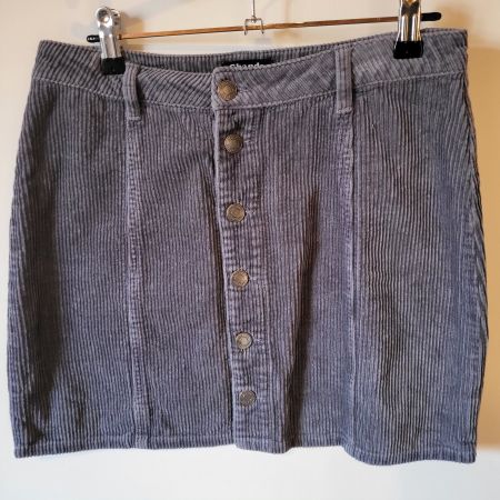 Jupe courte en velours côtelé gris anthracite