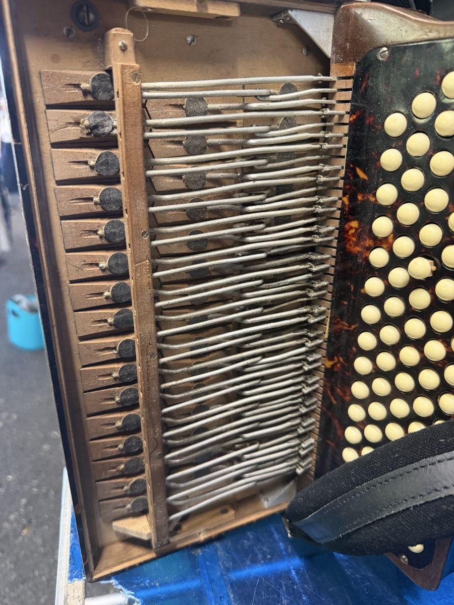 Musikinstrumente: Nausbaum  – Gebraucht aus Muhen von MiGeiss64 8