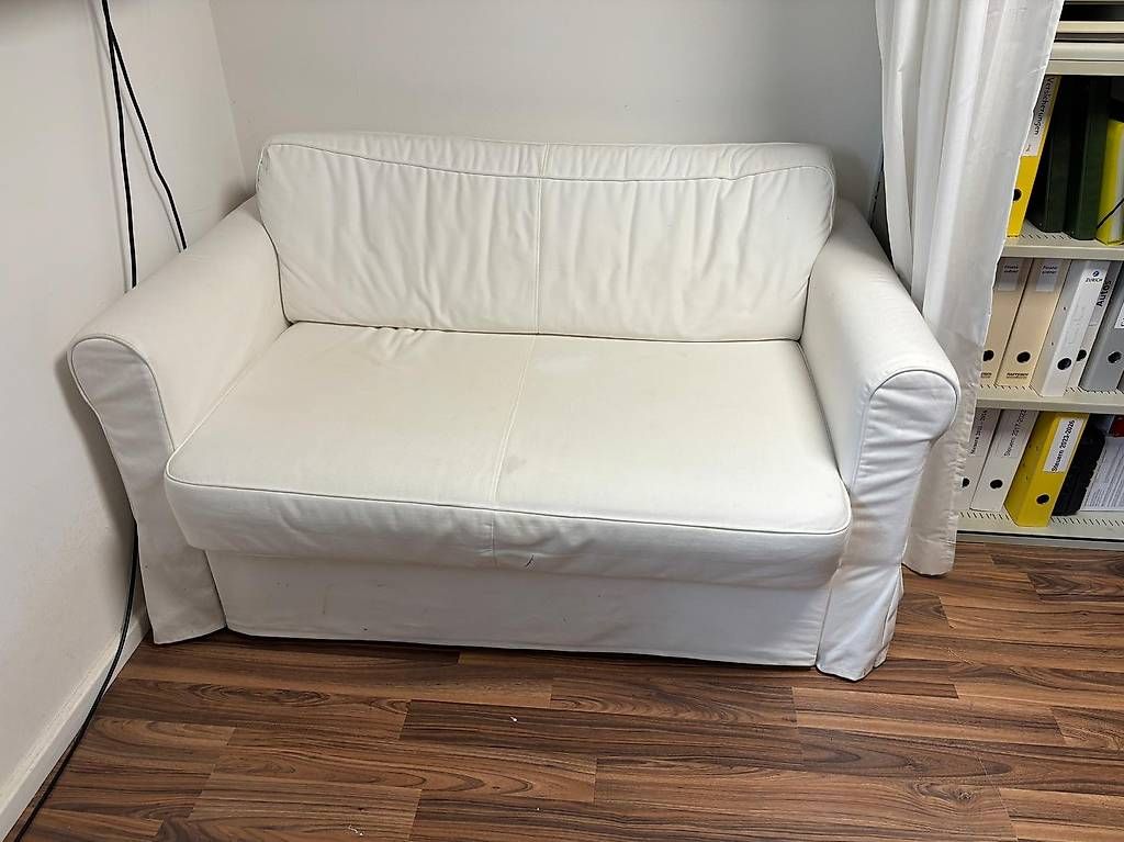 Sofas: IKEA 2er Sofa Schlafsofa gratis zum Abholen – Gebraucht aus Büsserach von Ampa
