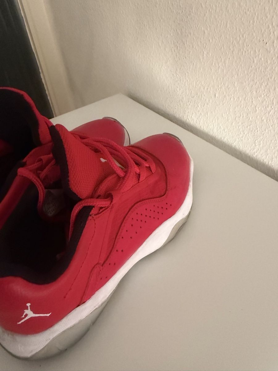 Jordan Herrenschuhe: Baskets Jordan rouge taille 38 bon état – Gebraucht aus Perly von sha_dry8 3