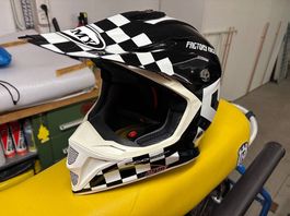 Motocrosshelm von Suomy