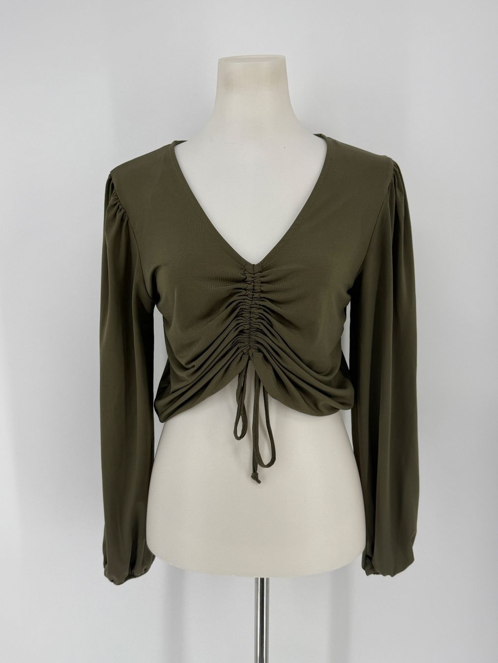 T-shirt: Crop Shirt Gr. S von Chicorée – Usato da Auenstein venduto da moin.