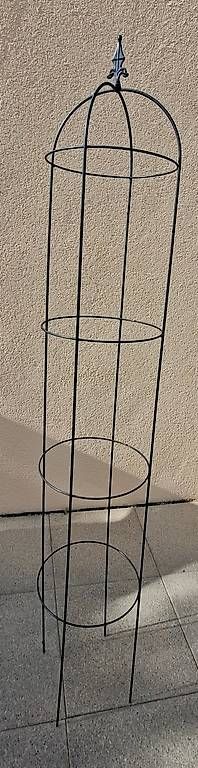 Altre Decorazioni per giardino: Obélisque diamètre 33cm longueur 210cm – Usato da Châbles FR venduto da Monar